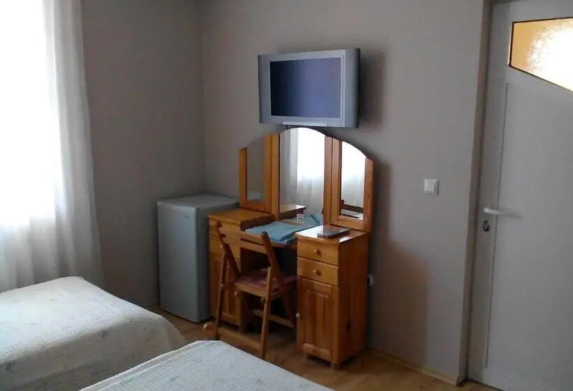 コンフォートトリプルルーム, Guesthouse Mirage