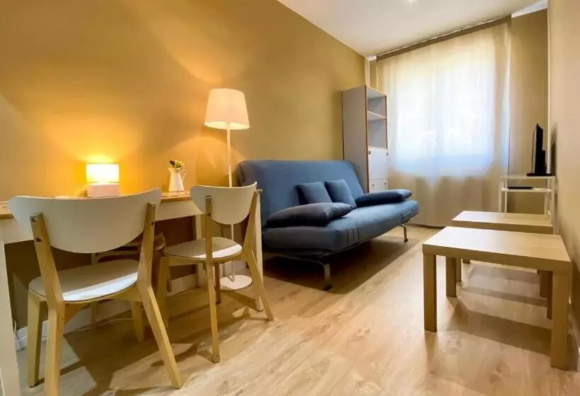 スーペリアスタジオ, Casablanca Hotel Studios