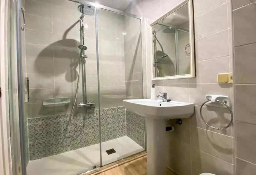 スーペリアスタジオ, Casablanca Hotel Studios