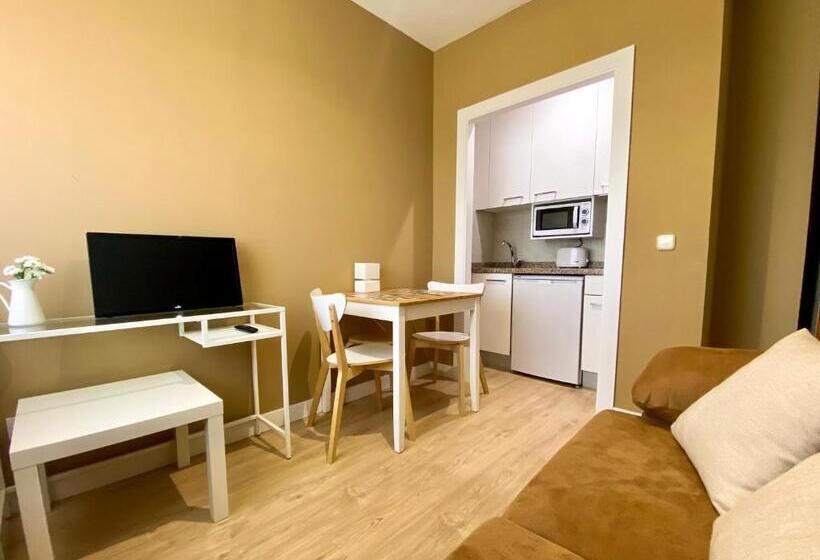 Студия Стандарт, Casablanca Hotel Studios