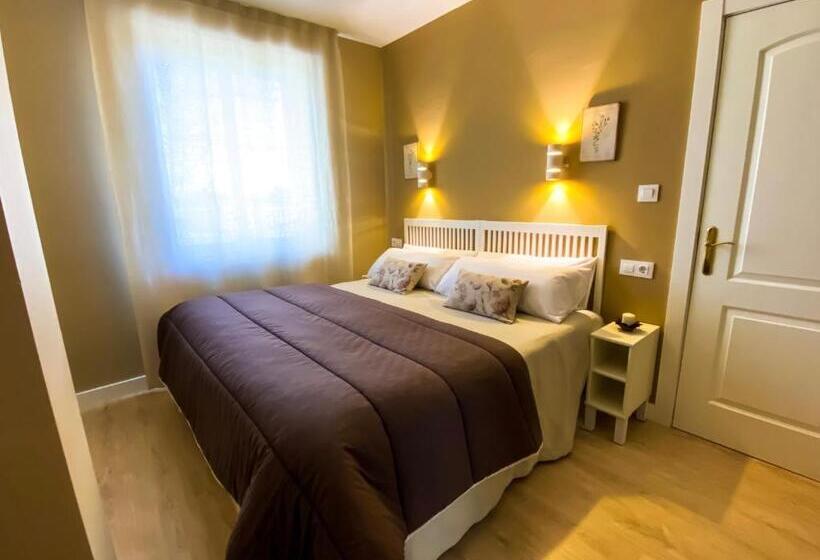 Студия Стандарт, Casablanca Hotel Studios