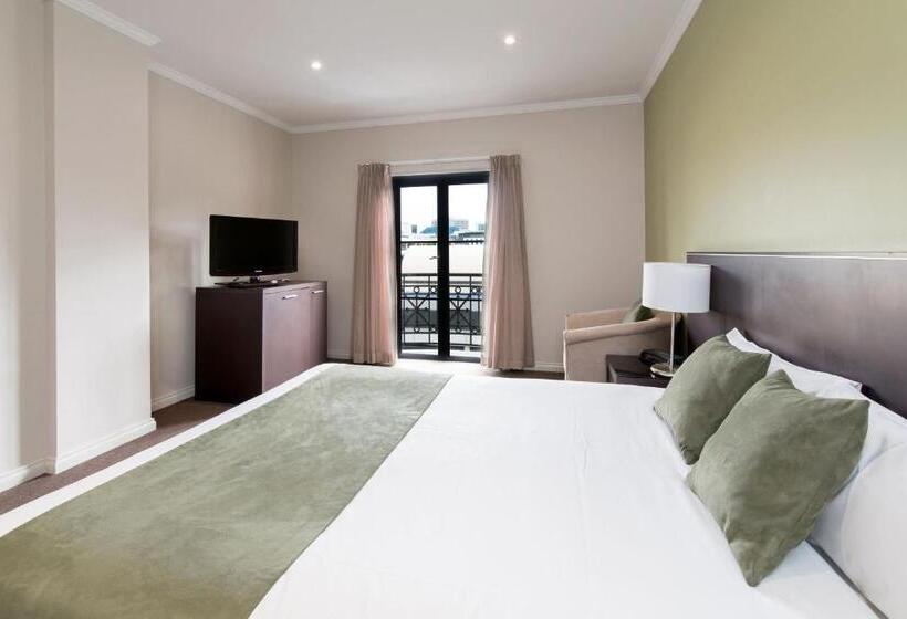 إستوديو قياسى, Frome Apartments