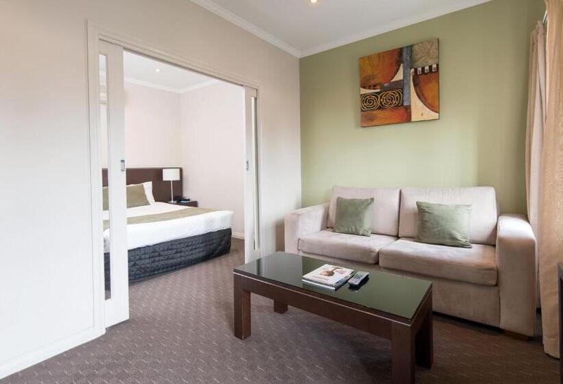 إستوديو قياسى, Frome Apartments