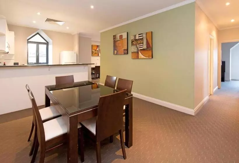 آپارتمان 3 خوابه, Frome Apartments