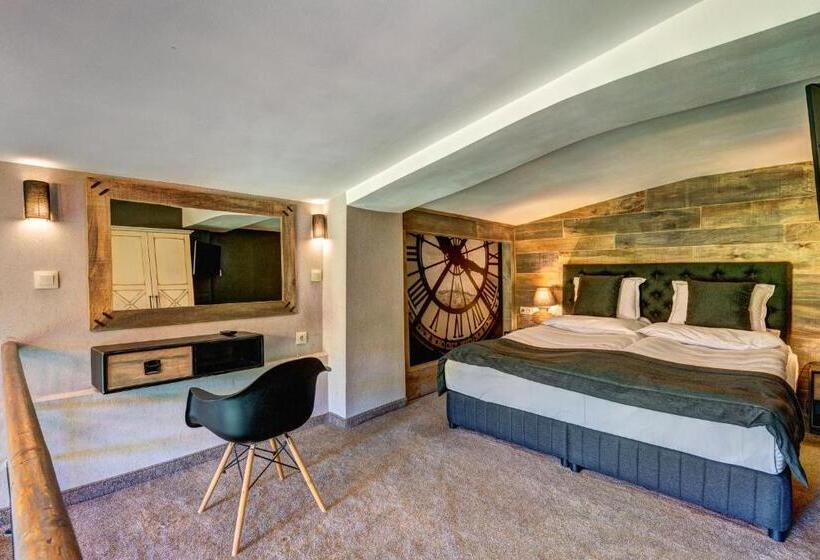 ドゥプレックスルーム, Grand Hotel Murgavets