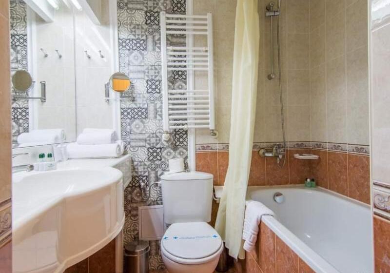 جناح مزوَّد بشرفة, Grand Hotel Murgavets