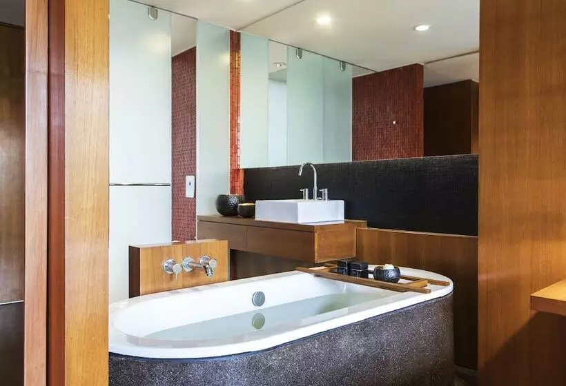 اتاق لوکس با چشم‌انداز باغ, Anantara Chiang Mai Resort