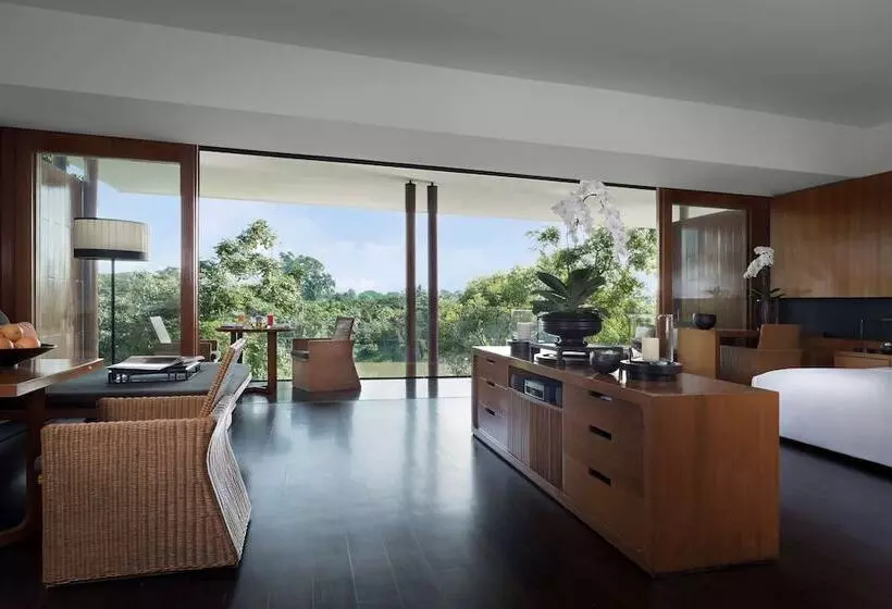 سوئیت با چشم‌انداز رودخانه, Anantara Chiang Mai Resort