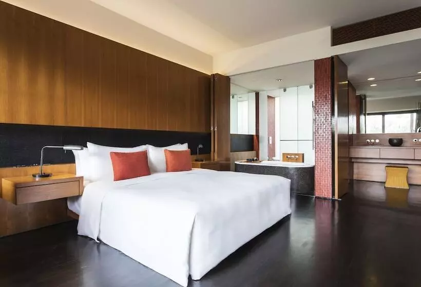 سوئیت با چشم‌انداز رودخانه, Anantara Chiang Mai Resort