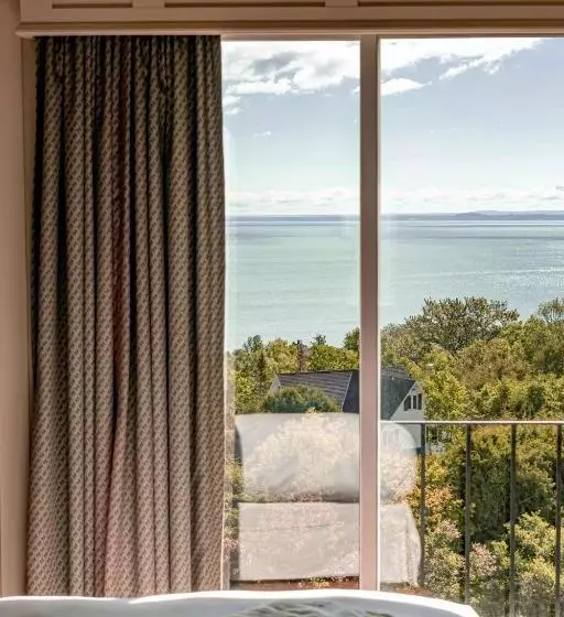 Deluxe room with river view, Auberge Des 3 Canards