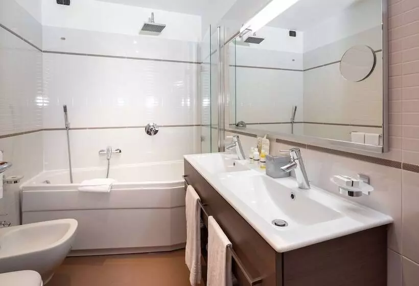 Juniorsviitti Merinäkymä, Best Western Plus Tigullio Royal