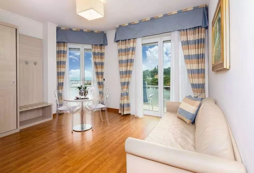 Juniorsviitti Merinäkymä, Best Western Plus Tigullio Royal