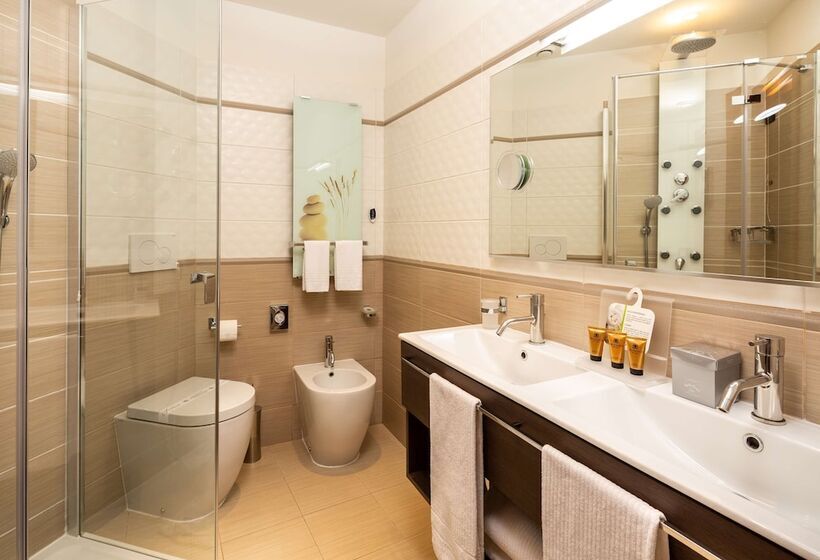 Номер Superior Боковой Вид на Море, Best Western Plus Tigullio Royal