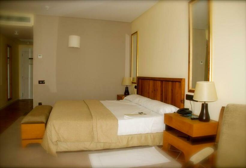 带城市景观的标准间, Cigarral El Bosque