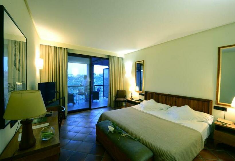 标准三人间, Cigarral El Bosque