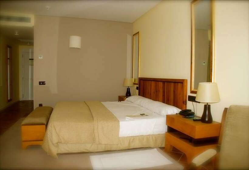 标准三人间, Cigarral El Bosque