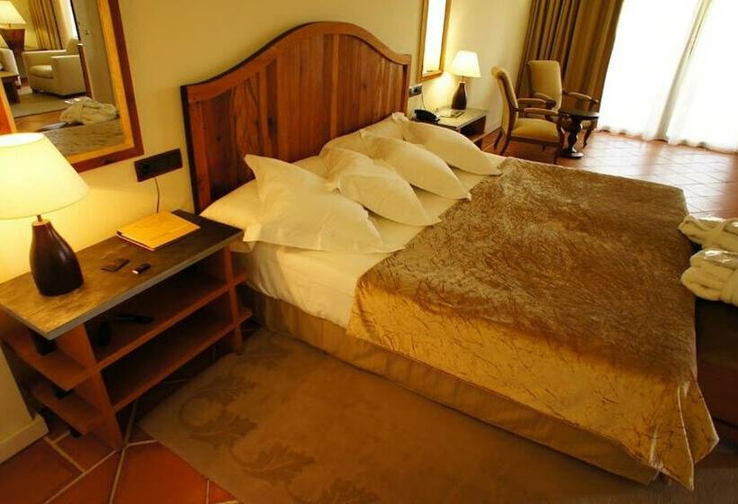 标准三人间, Cigarral El Bosque