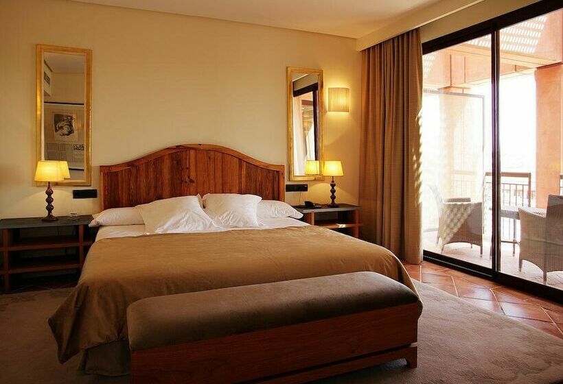 标准三人间, Cigarral El Bosque