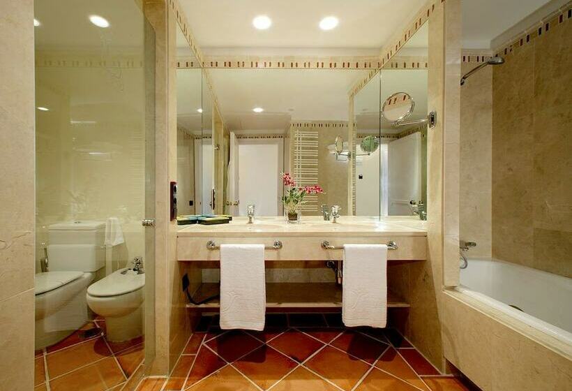 标准三人间, Cigarral El Bosque