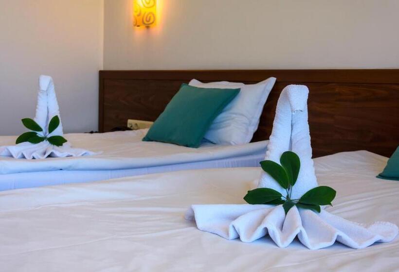 标准间, Glarus Beach