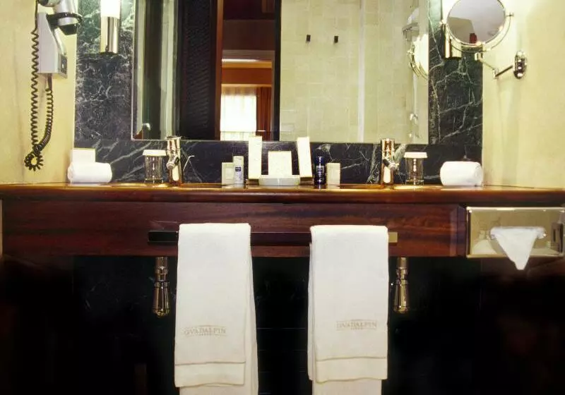 اتاق خانوادگی, Gran Hotel Guadalpín Banus