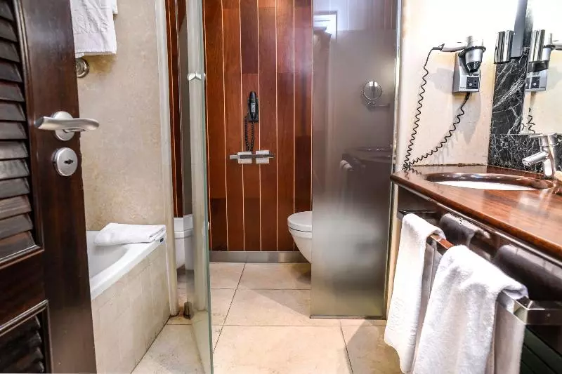اتاق اکونومی, Gran Hotel Guadalpín Banus