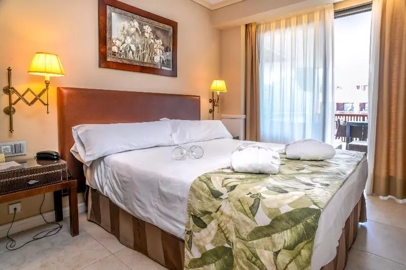 Economy Room