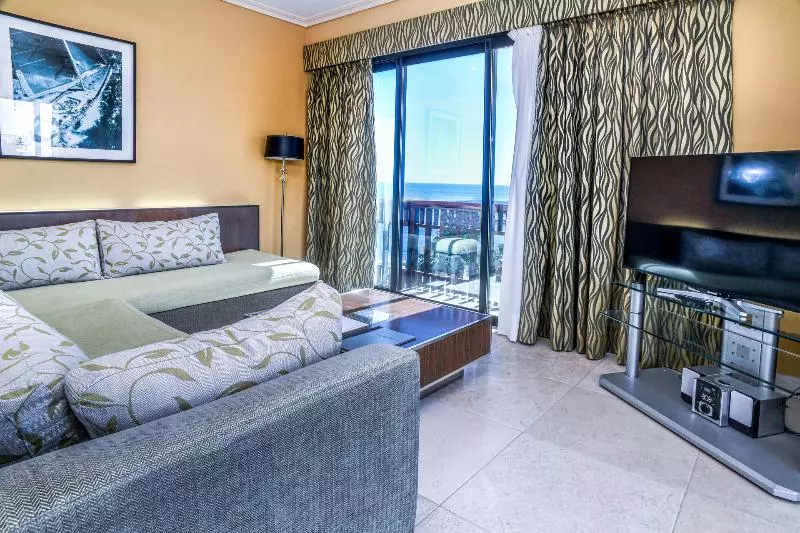 سوییت با چشم‌انداز دریا, Gran Hotel Guadalpín Banus