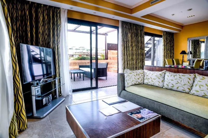 سوییت با چشم‌انداز دریا, Gran Hotel Guadalpín Banus