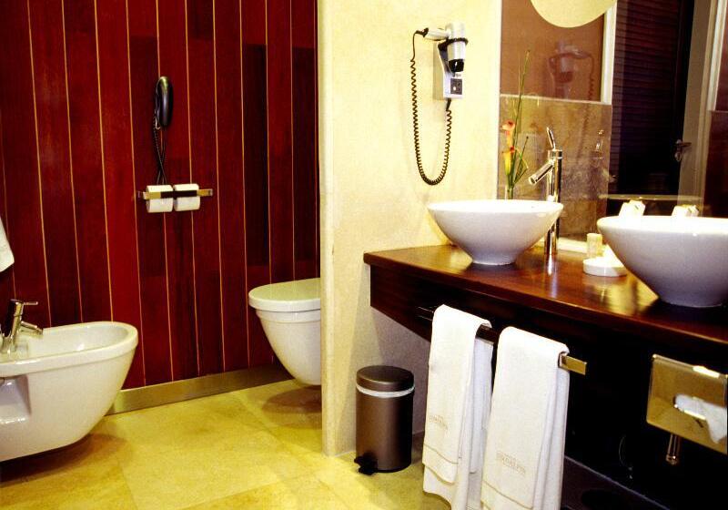 Полулюкс, Gran Hotel Guadalpín Banus