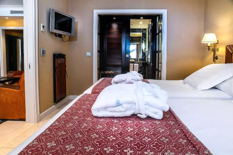 اتاق سوپریور خانوادگی, Gran Hotel Guadalpín Banus