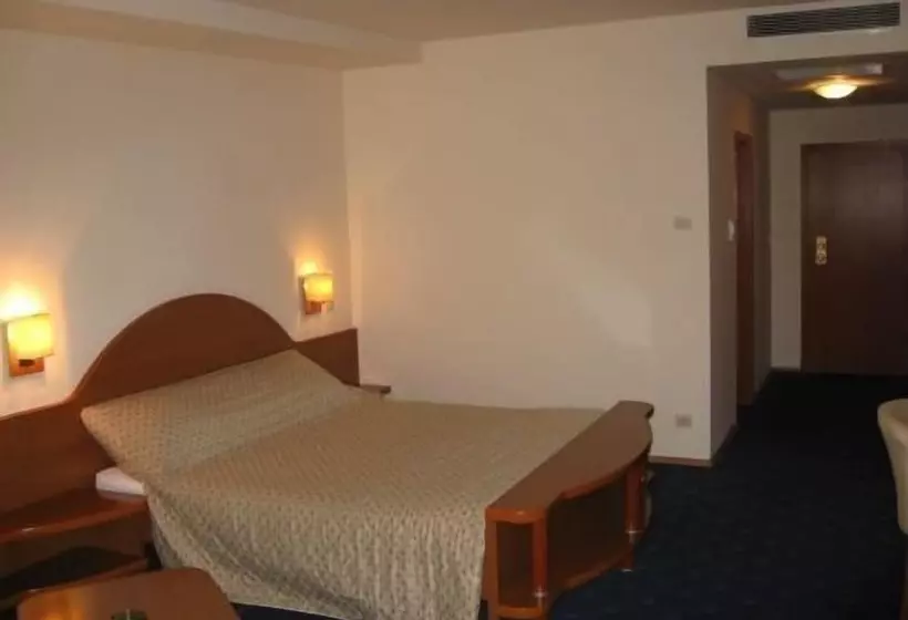 Standard Room, Irisa