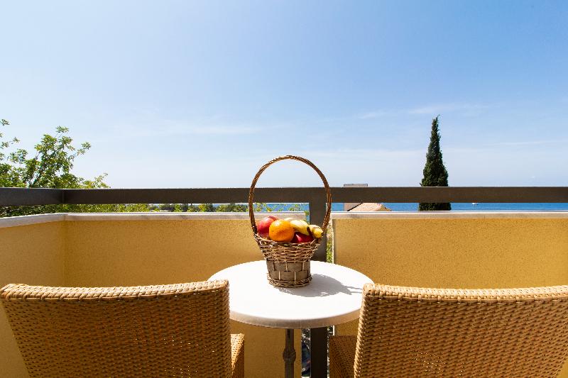 スタンダードルーム, Podstine