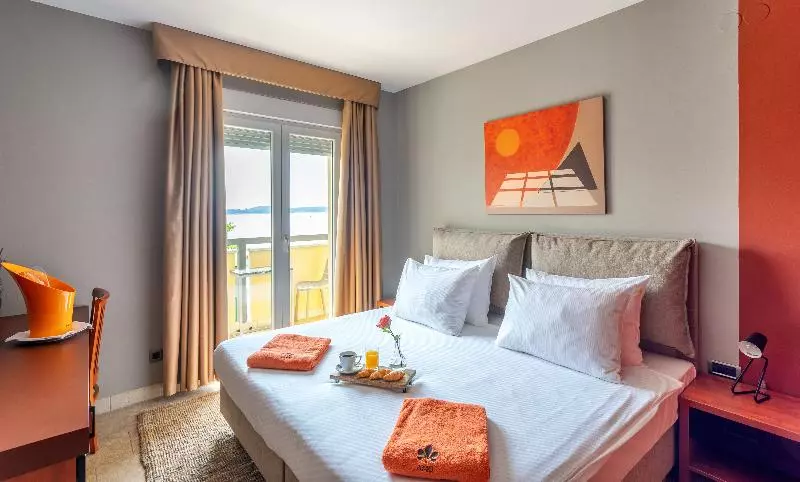 Standard-huone, Podstine
