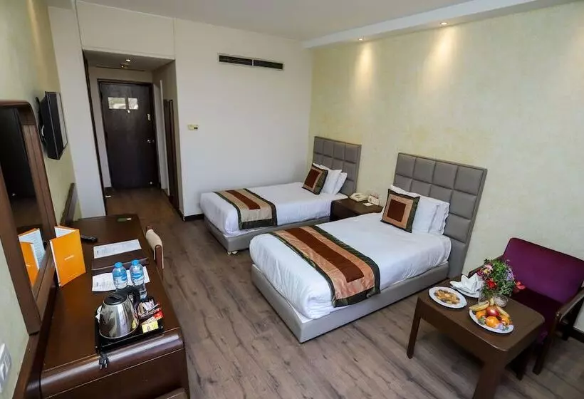 庭の見えるスタンダードトリプルルーム, Pyramisa Island Hotel Aswan