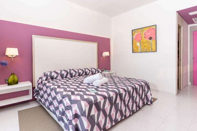 Номер Стандарт Вид на Бассейн, The Purple Hotel By Ibiza Feeling Adults Only