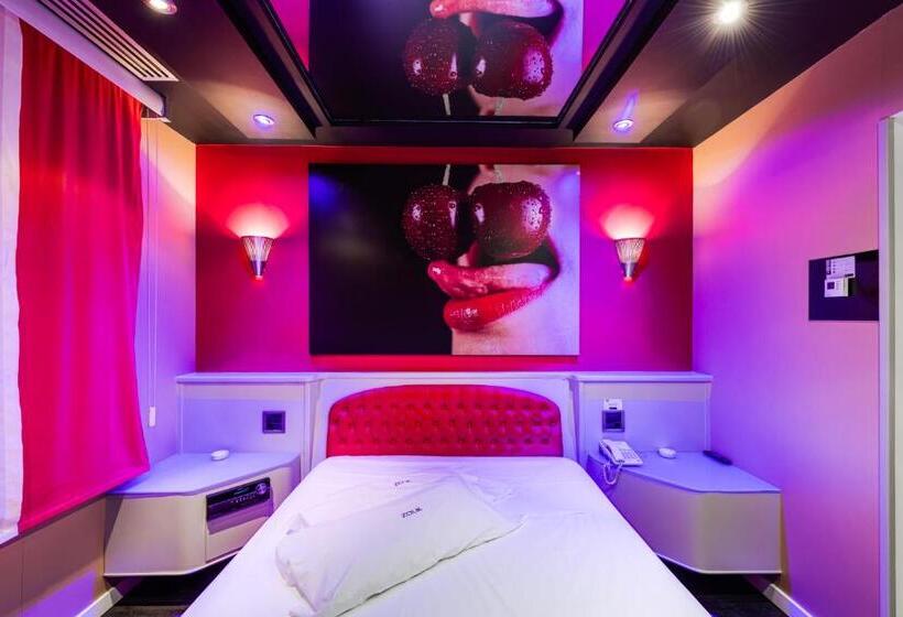 자쿠지 스위트, Zouk