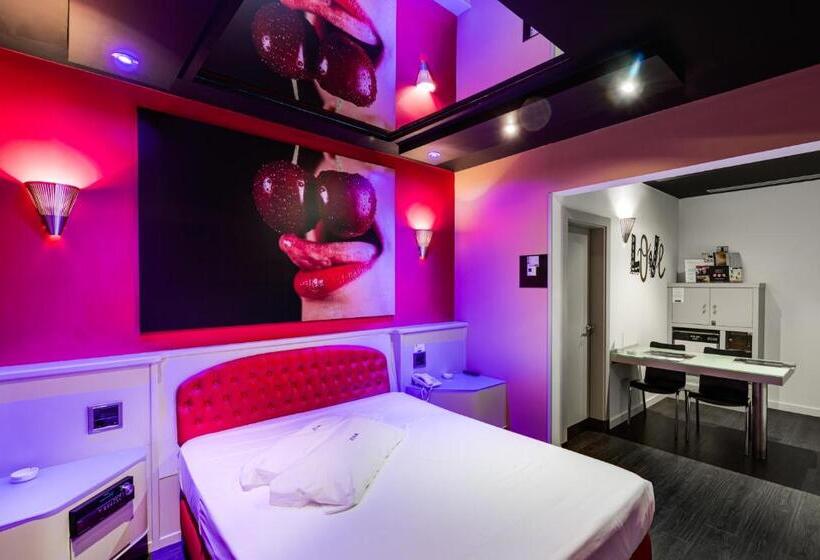 자쿠지 스위트, Zouk