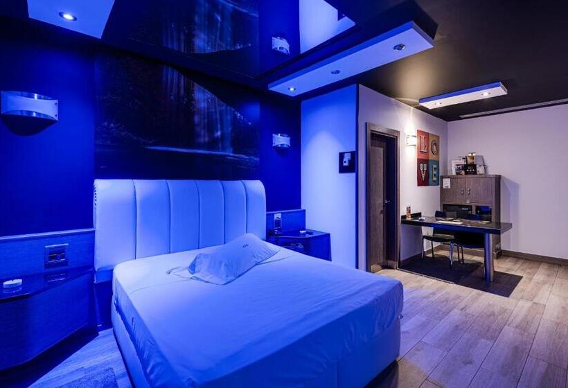 자쿠지 스위트, Zouk