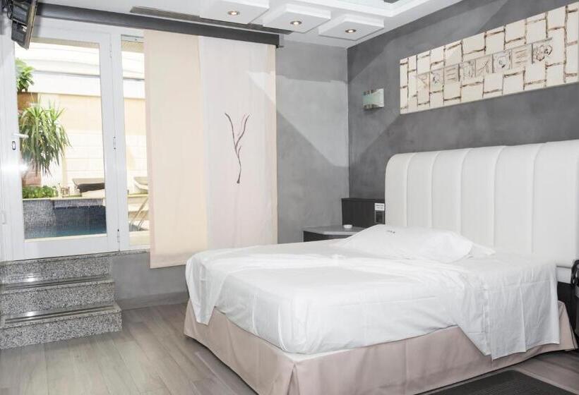 전용 풀장 스위트, Zouk