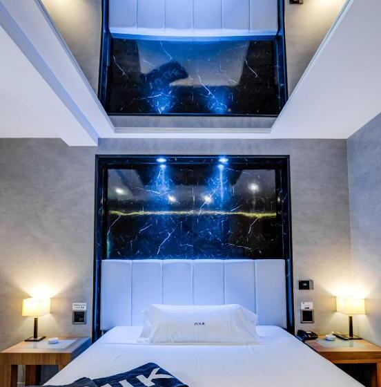 수피리어 스위트, Zouk