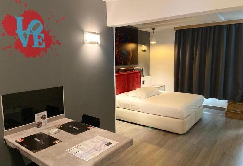 이그제큐티브 스위트, Zouk