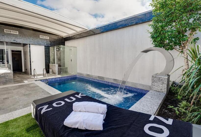 수피리어 스위트, Zouk