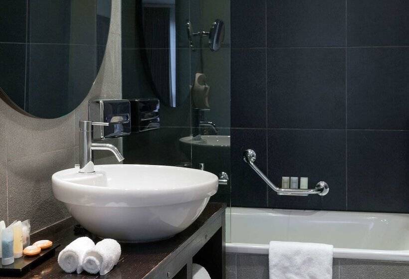 اتاق استاندارد, Jade Manotel