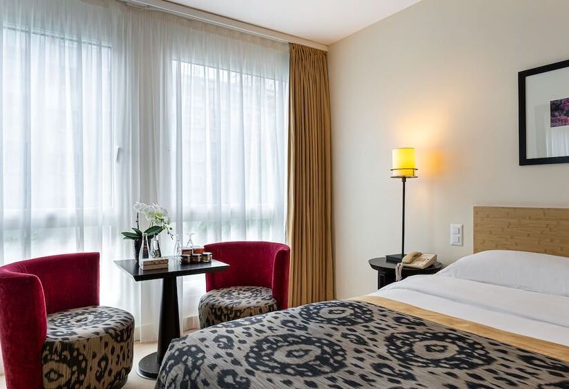 اتاق استاندارد, Jade Manotel