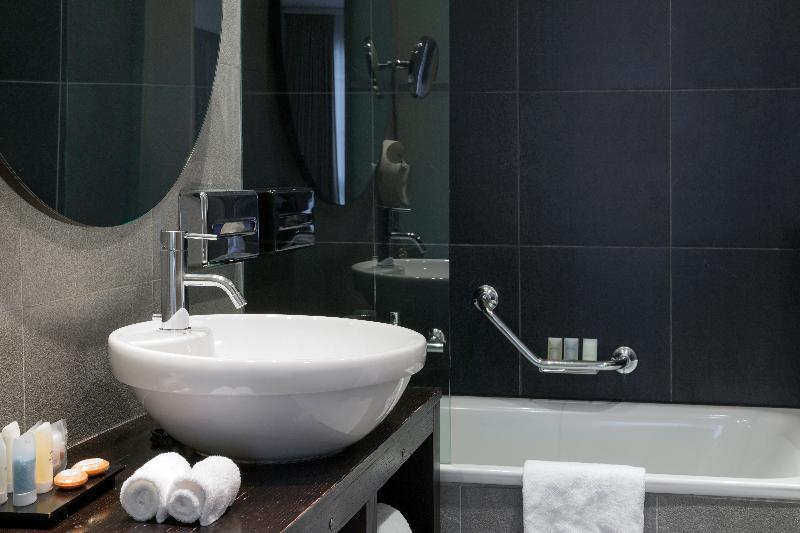 اتاق استاندارد, Jade Manotel