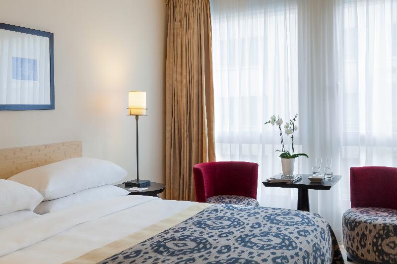 اتاق استاندارد, Jade Manotel