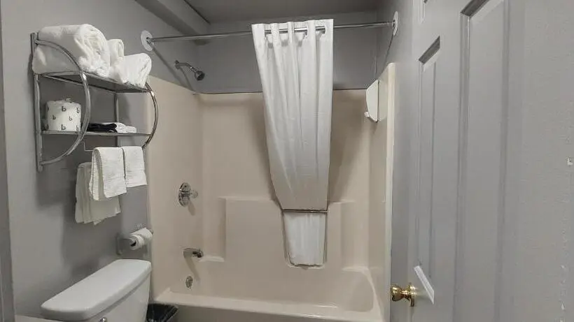 キングサイズベッドのデラックスルーム, Canaan Motel