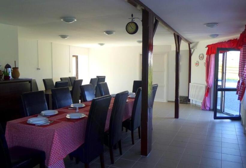 בקתת חדר, Aranyló Vendégház