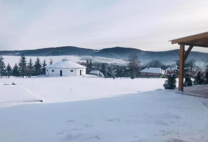 בקתת חדר, Aranyló Vendégház